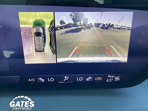 Used 2025 Buick Enclave Preferred AWD/4WD image 18