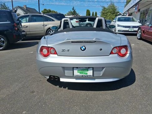 Used 2005 BMW Z4 2.5i RWD image 8