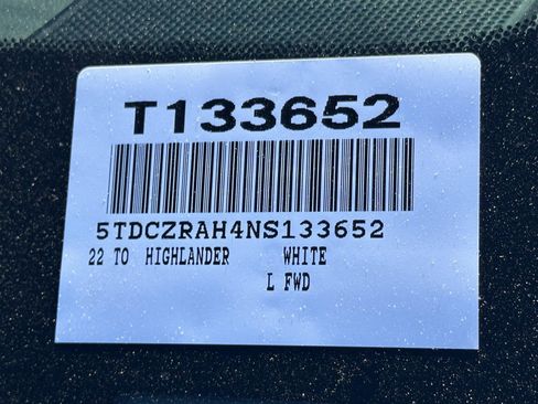 Used 2022 Toyota Highlander L image 15