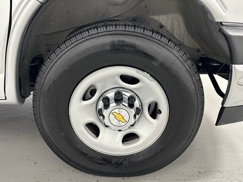 Used 2025 Chevrolet Express 3500 LT w/ LT Preferred Equipment Group image 50