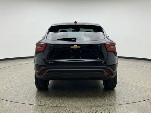 Used 2025 Chevrolet Trax LT w/ LT Convenience Package FWD image 7