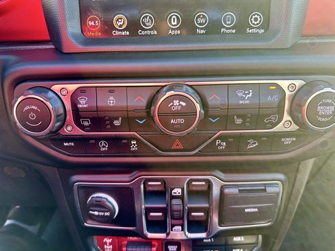 Used 2020 Jeep Wrangler Unlimited Rubicon AWD/4WD image 17
