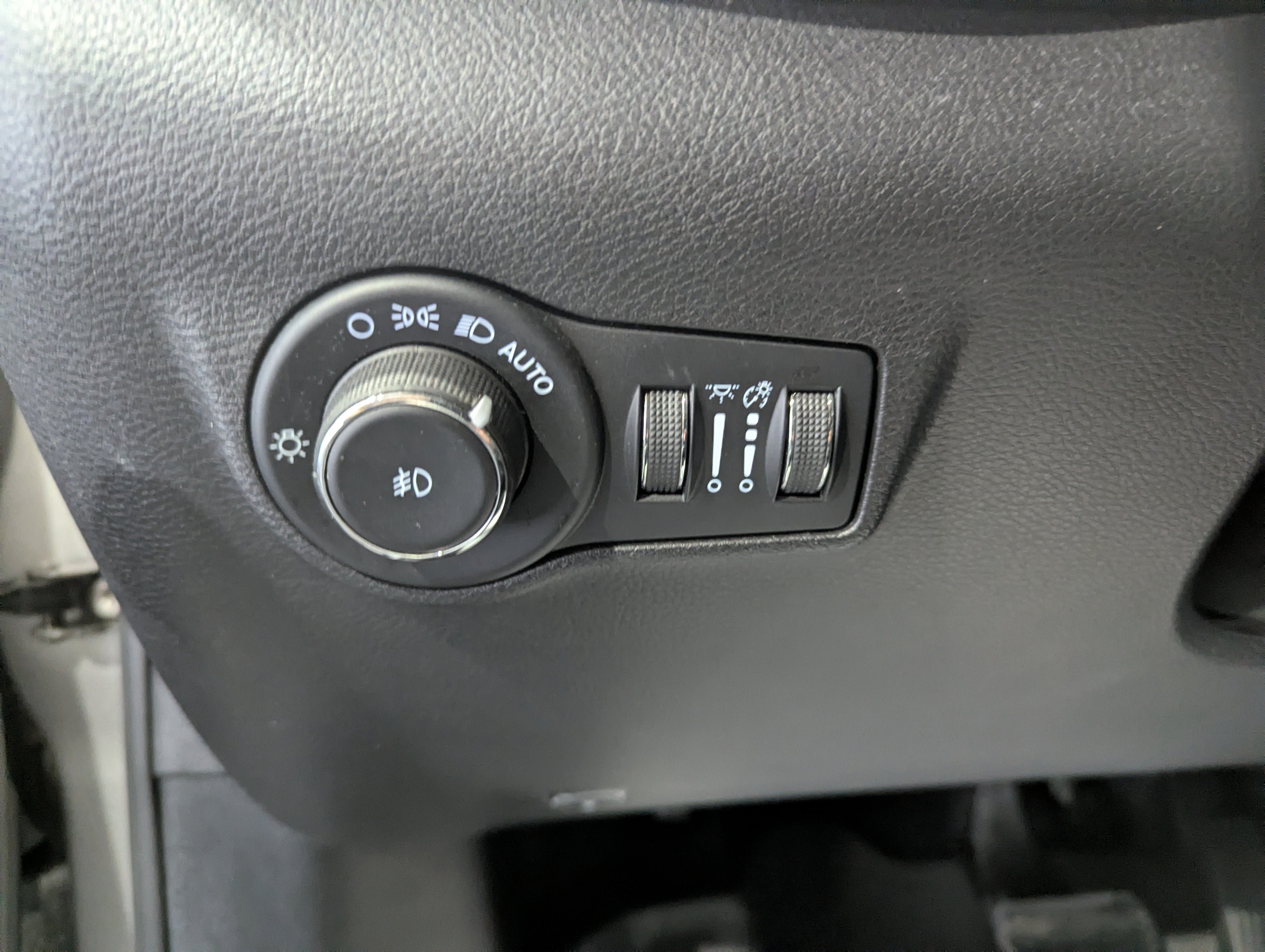 Used 2023 Jeep Compass Limited AWD/4WD image 15