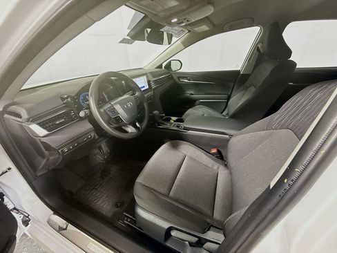 Certified 2025 Toyota Camry LE image 9