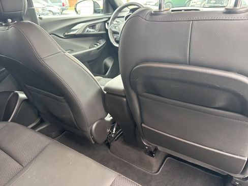 Used 2021 Chevrolet TrailBlazer RS image 36