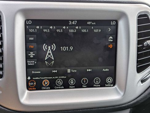 Used 2021 Jeep Compass Latitude image 26