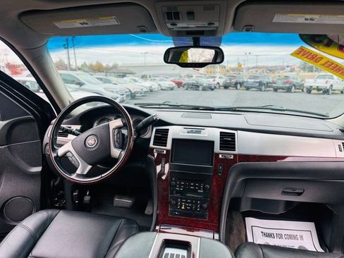 Used 2013 Cadillac Escalade ESV Luxury image 14