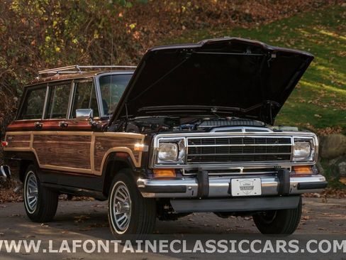 Used 1991 Jeep Grand Wagoneer Base image 47