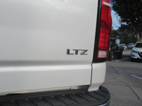 Used 2024 Chevrolet Silverado 2500 LTZ w/ LTZ Convenience Package image 9
