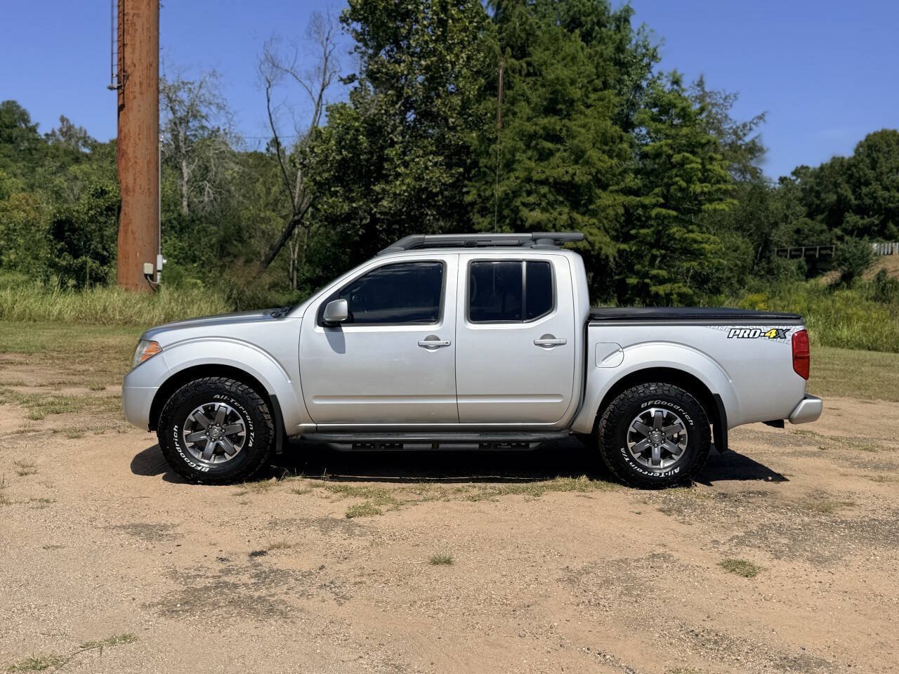 Used 2016 Nissan Frontier PRO-4X w/ Pro-4x Luxury Package AWD/4WD image 2