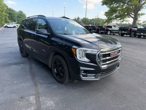 Used 2023 GMC Terrain AT4 AWD/4WD image 2