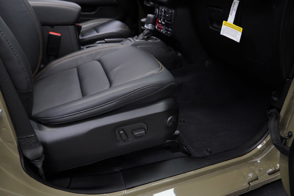 Certified 2025 Jeep Wrangler Unlimited Rubicon 392 AWD/4WD image 49