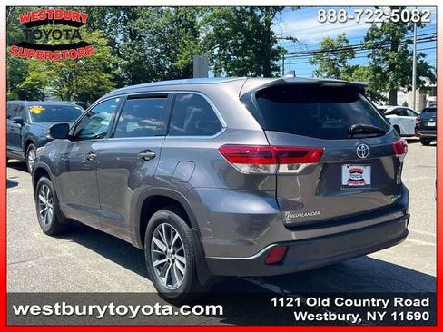 Used 2018 Toyota Highlander XLE AWD/4WD image 11