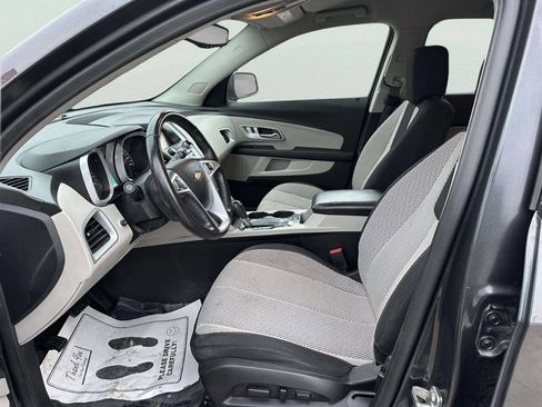 Used 2017 Chevrolet Equinox LT w/ Convenience Package image 9