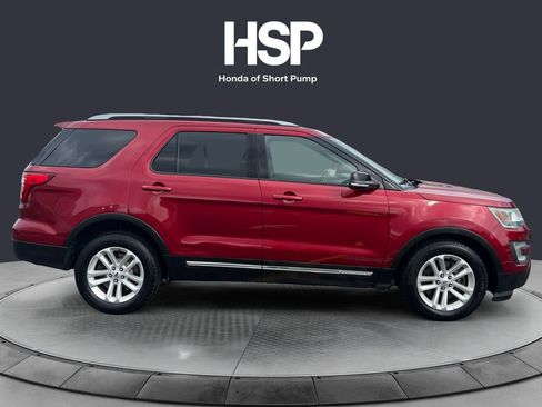 Used 2017 Ford Explorer XLT w/ Equipment Group 202A FWD image 6