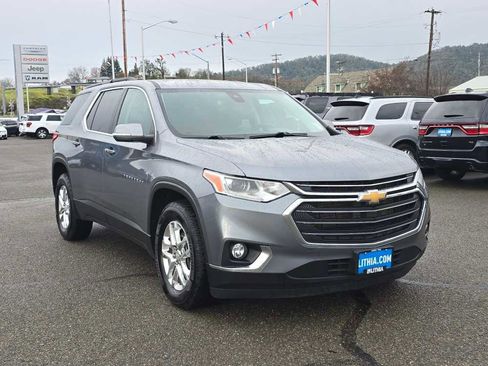 Used 2021 Chevrolet Traverse LT image 7