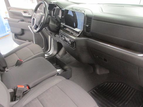 Used 2023 Chevrolet Silverado 1500 RST w/ Z71 Off-Road Package AWD/4WD image 25