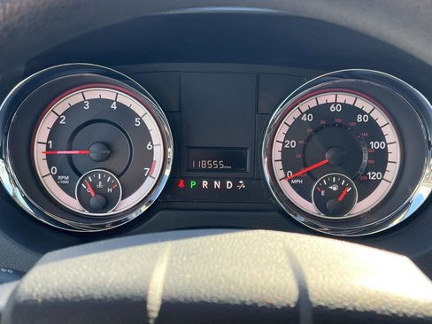 Used 2018 Dodge Grand Caravan SE w/ UConnect Hands-Free Group image 19