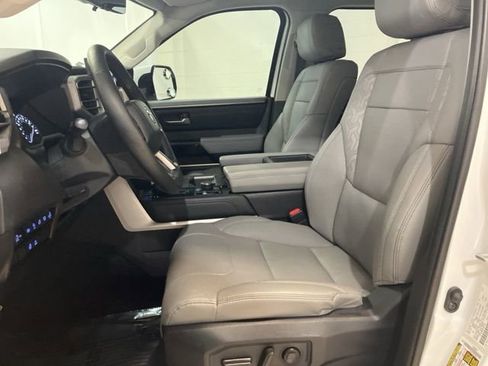 Used 2023 Toyota Tundra Limited image 11