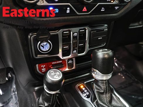 Used 2024 Jeep Wrangler Unlimited AWD/4WD image 21