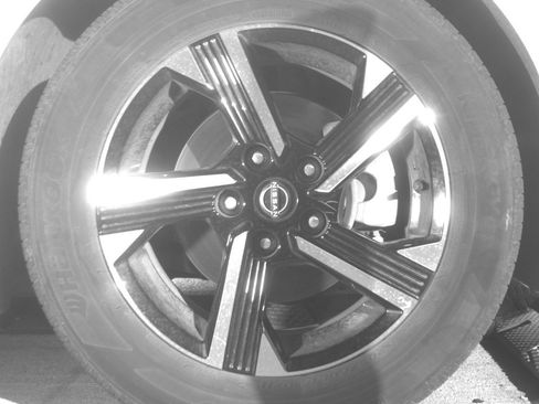 Used 2025 Nissan Sentra SV image 13