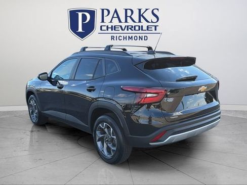 Used 2026 Chevrolet Trax LT w/ LT Convenience Package FWD image 5