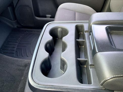 Used 2018 Chevrolet Silverado 1500 LT w/ Redline Edition image 16