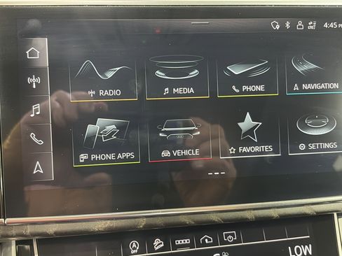 Used 2022 Audi Q8 Premium Plus AWD/4WD image 21