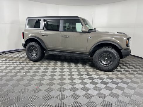 New 2025 Ford Bronco Outer Banks w/ Sasquatch Package image 6