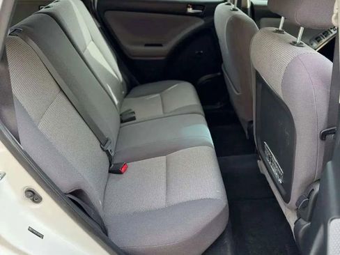 Used 2006 Toyota Matrix XR image 18