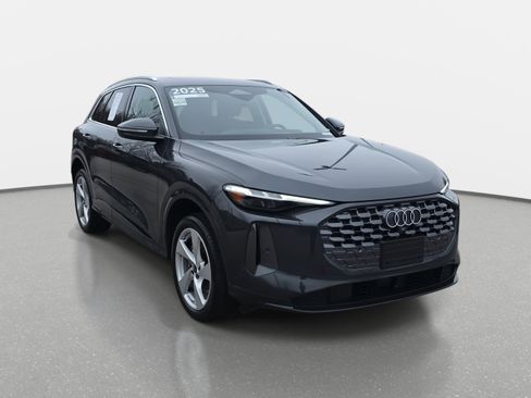 Certified 2025 Audi Q5 Premium Plus w/ Premium Plus image 3