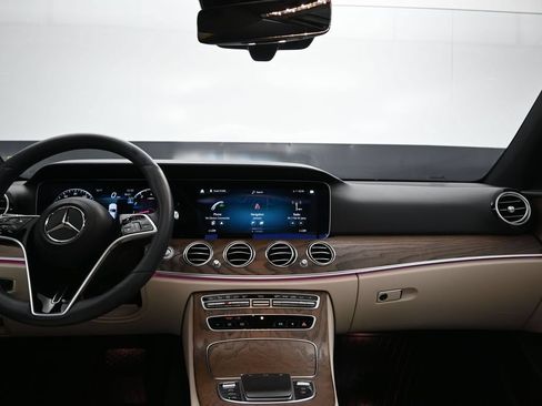 Used 2023 Mercedes-Benz E 350 Sedan image 19