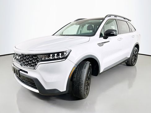 Used 2023 Kia Sorento S w/ Panoramic Sunroof Package image 3