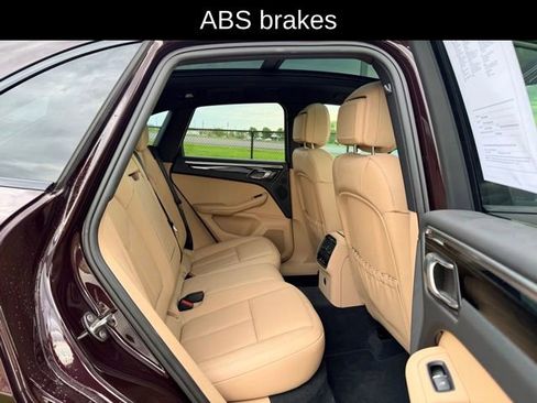 Used 2024 Porsche Macan AWD/4WD image 10