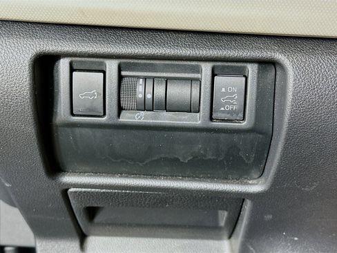 Used 2025 Subaru Forester Premium image 17