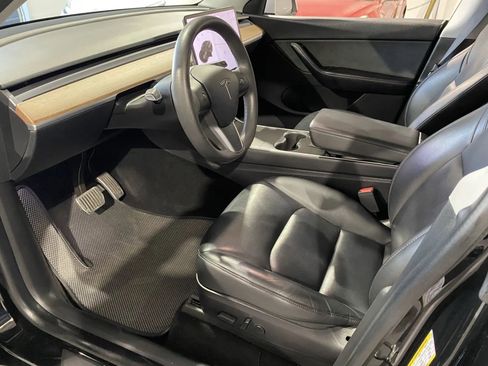 Used 2020 Tesla Model Y Long Range image 9