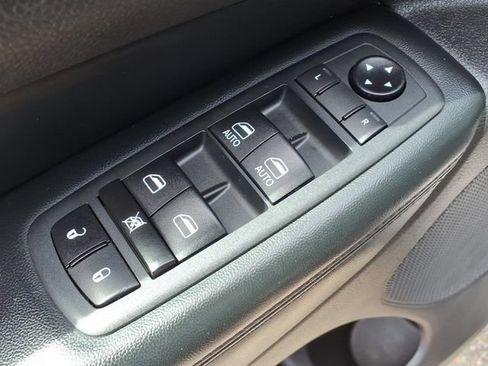 Used 2020 Jeep Grand Cherokee Limited AWD/4WD image 19