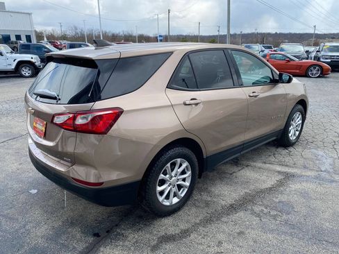 Used 2019 Chevrolet Equinox LS w/ LS Convenience Package AWD/4WD image 5