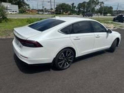 Used 2024 Honda Accord Touring image 5