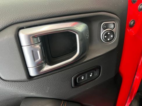 Used 2023 Jeep Gladiator Mojave w/ Cold Weather Group AWD/4WD image 4
