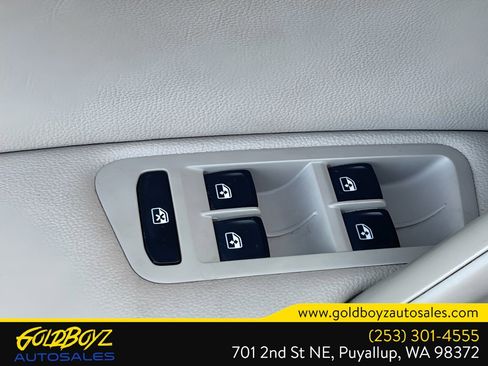 Used 2017 Volkswagen Golf SE image 30