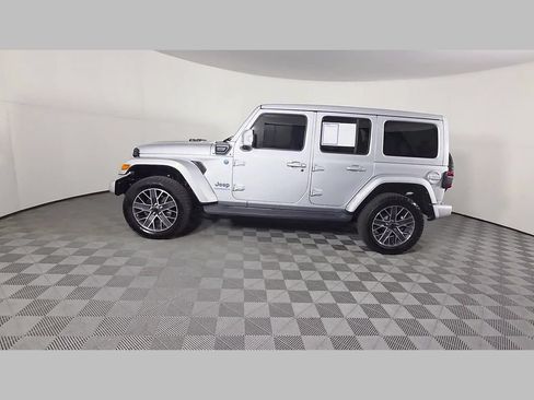 Used 2024 Jeep Wrangler High Altitude AWD/4WD image 16