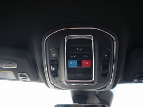 New 2025 Jeep Grand Cherokee Limited w/ Black Appearance Package image 16