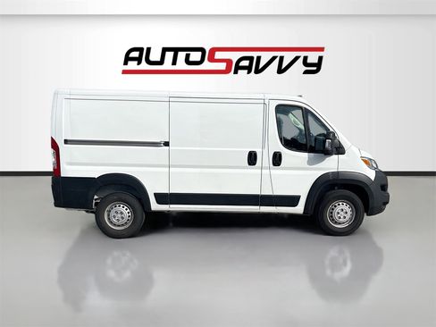Used 2025 RAM ProMaster 2500 w/ U-Haul Equipment Group image 8
