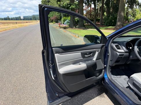Used 2017 Honda CR-V LX image 24