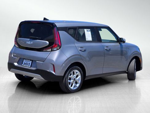 Certified 2025 Kia Soul LX w/ LX Technology Package FWD image 4
