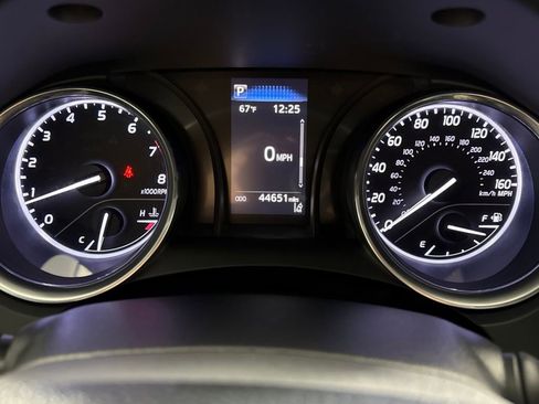 Used 2020 Toyota Camry SE w/ Carpet Mat Package image 15