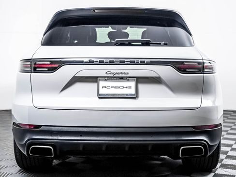 Certified 2023 Porsche Cayenne w/ Premium Package AWD/4WD image 11