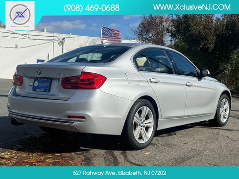Used 2018 BMW 330i xDrive Sedan w/ Convenience Package image 4