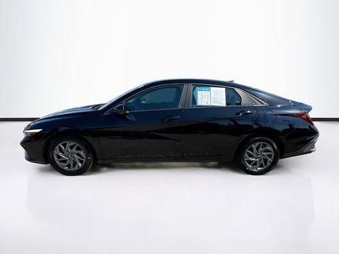 Used 2024 Hyundai Elantra SEL image 4